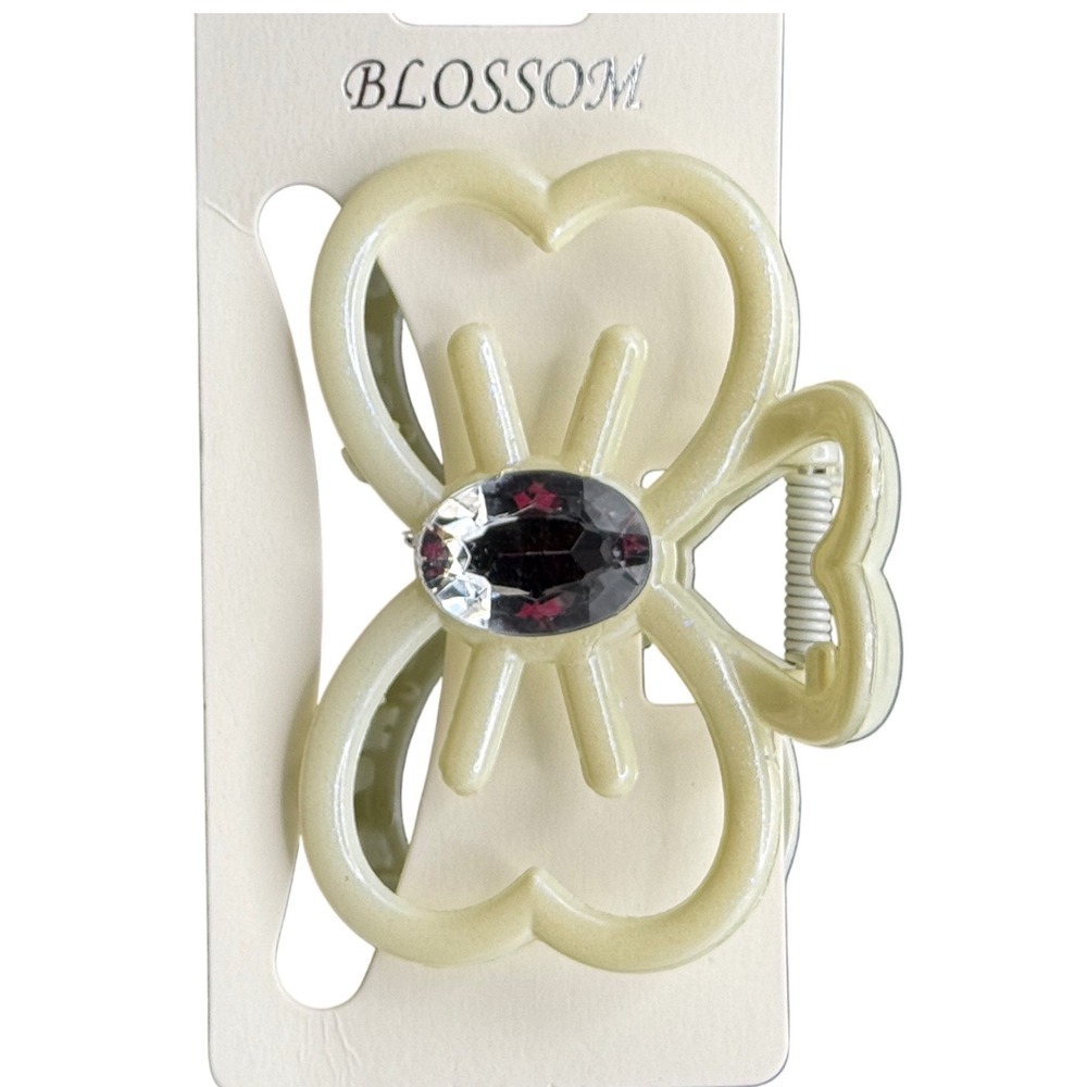 Blossom Cream Heart Claw Clip Rhinestone Accent‎ Hair Accessory